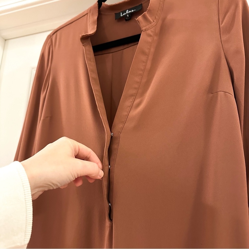 Lulu’s V Neck Boho Layered Flutter Open Sleeve Bl… - image 6